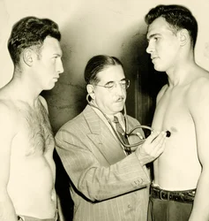 Medische controle voor een bokswedstrijd, c. 1930